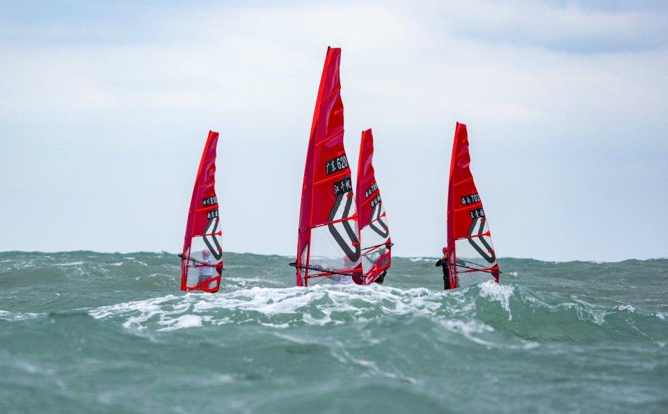 在男子水翼, om 在男子水翼, om