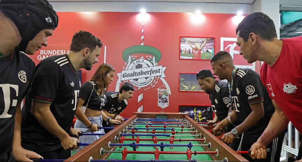 蒙德的德甲, 者一起观看 蒙德的德甲, 者一起观看